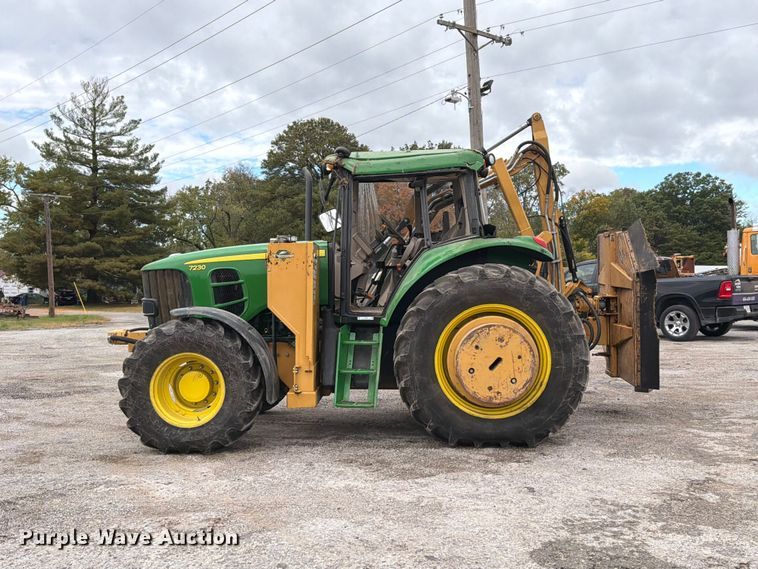 image for item FT6485 2010 John Deere 7230 MFWD tractor