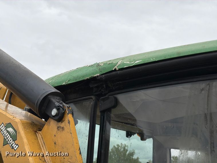 image for item FT6485 2010 John Deere 7230 MFWD tractor