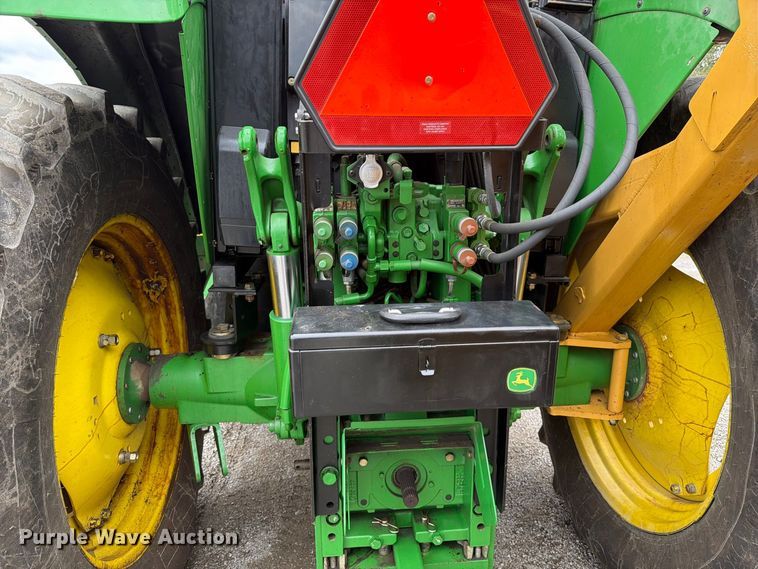 image for item FT6485 2010 John Deere 7230 MFWD tractor