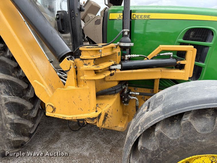 image for item FT6485 2010 John Deere 7230 MFWD tractor
