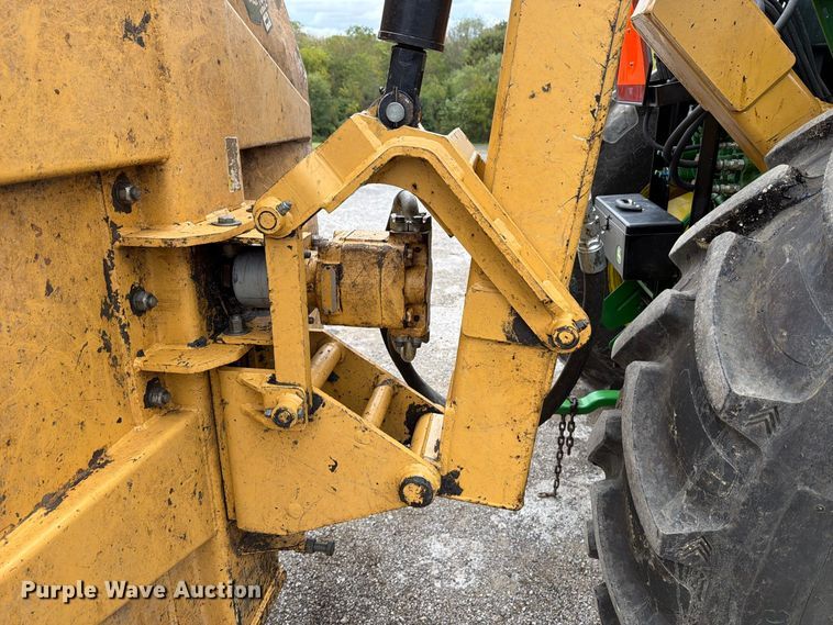 image for item FT6485 2010 John Deere 7230 MFWD tractor