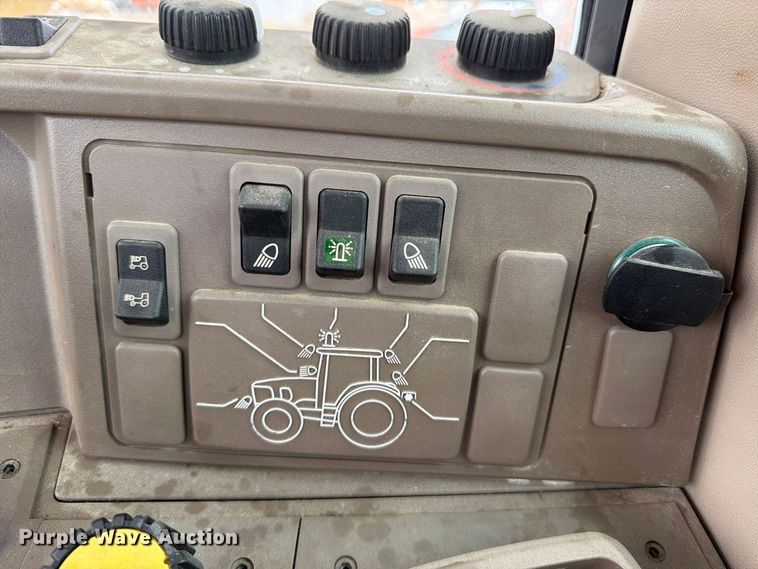 image for item FT6485 2010 John Deere 7230 MFWD tractor
