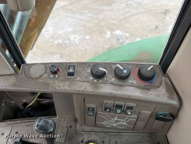 image for item FT6485 2010 John Deere 7230 MFWD tractor