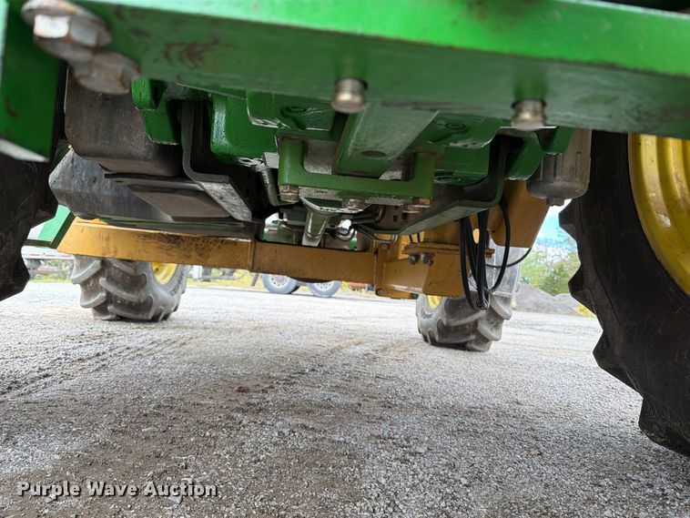 image for item FT6485 2010 John Deere 7230 MFWD tractor