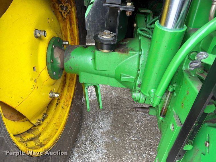 image for item FT6485 2010 John Deere 7230 MFWD tractor