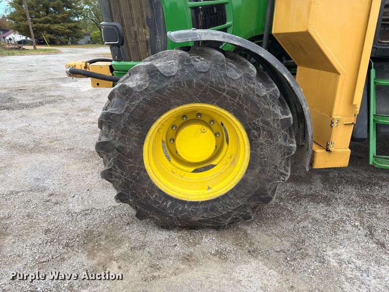 image for item FT6485 2010 John Deere 7230 MFWD tractor