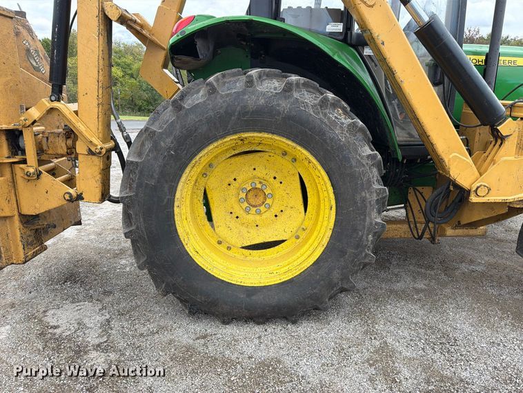image for item FT6485 2010 John Deere 7230 MFWD tractor