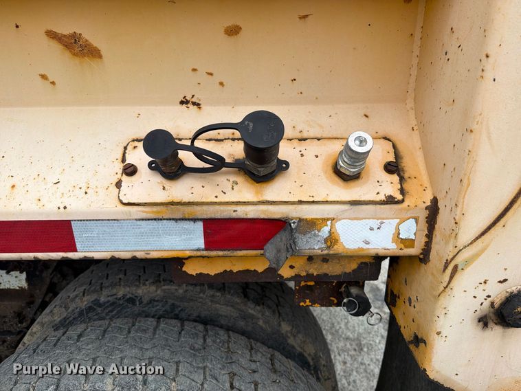 image for item FT6486 2011 International 7500 dump truck