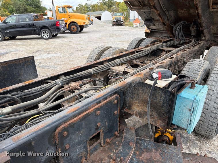 image for item FT6486 2011 International 7500 dump truck
