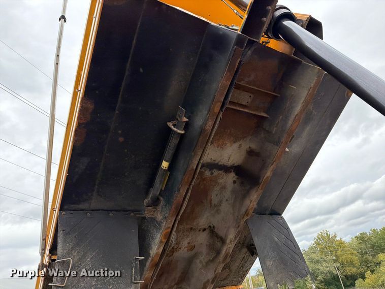 image for item FT6486 2011 International 7500 dump truck