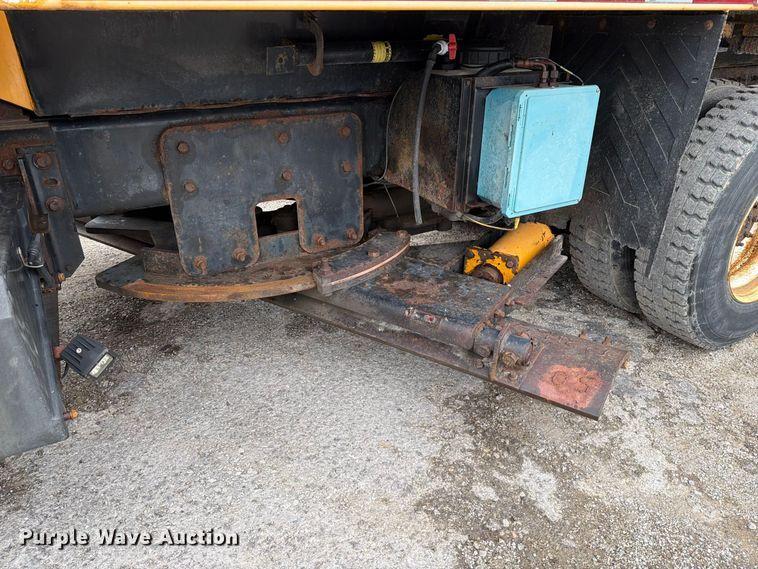 image for item FT6486 2011 International 7500 dump truck