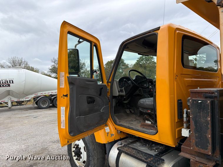 image for item FT6486 2011 International 7500 dump truck