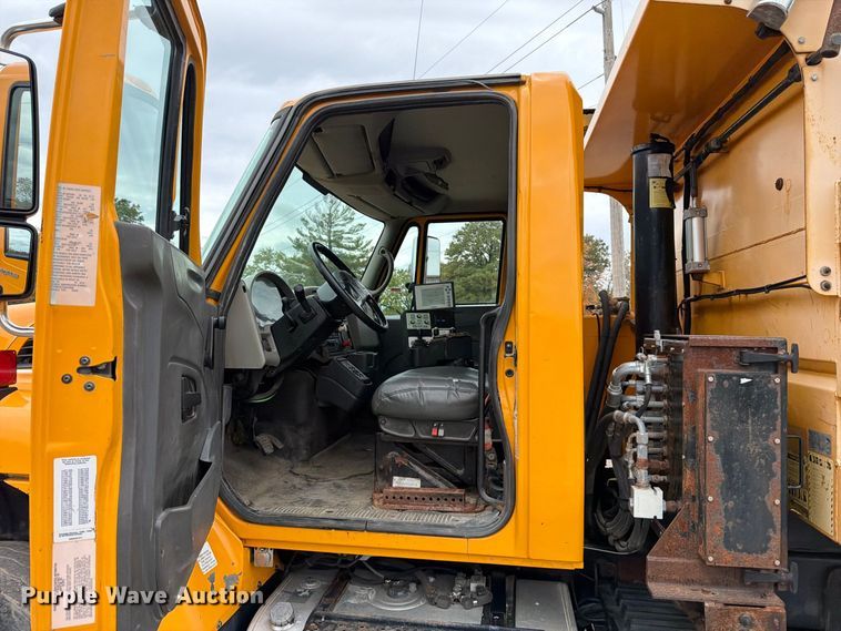 image for item FT6486 2011 International 7500 dump truck