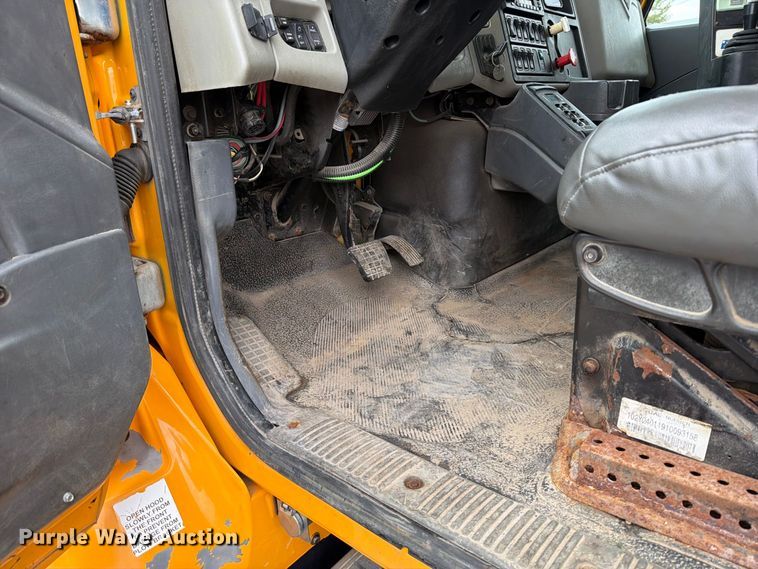 image for item FT6486 2011 International 7500 dump truck