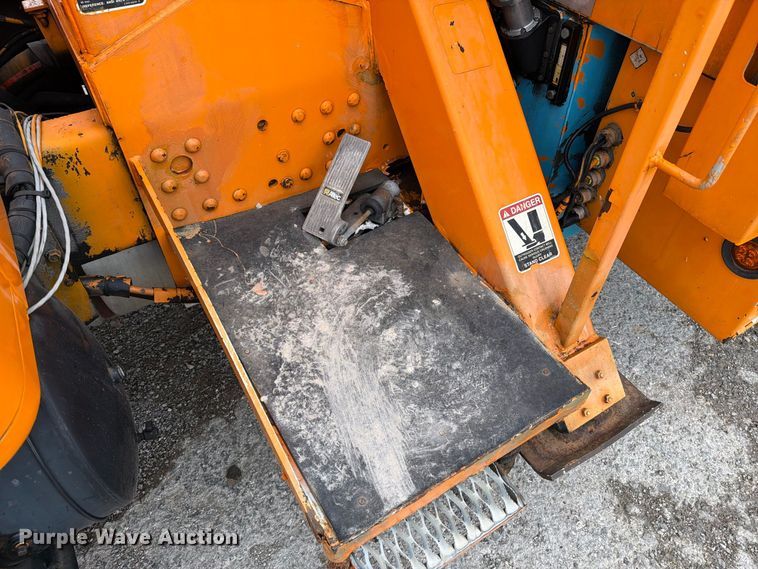 image for item FT6487 2001 International 4900 digger derrick truck