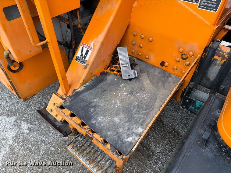 image for item FT6487 2001 International 4900 digger derrick truck