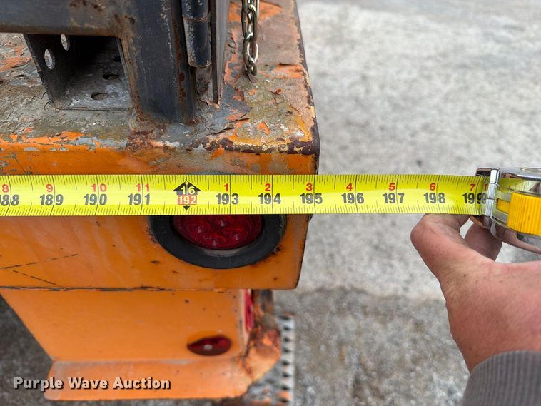 image for item FT6487 2001 International 4900 digger derrick truck