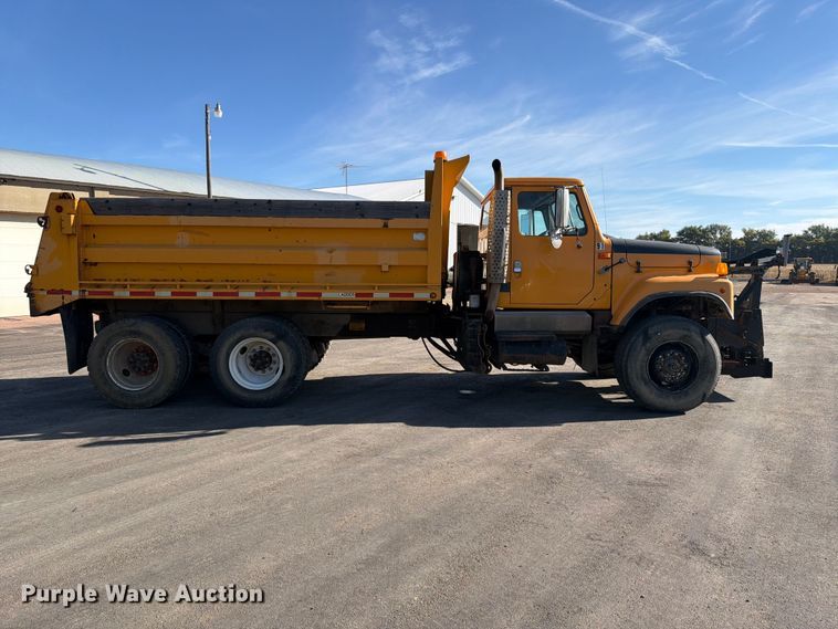 image for item FT6860 1998 International 2554 dump truck