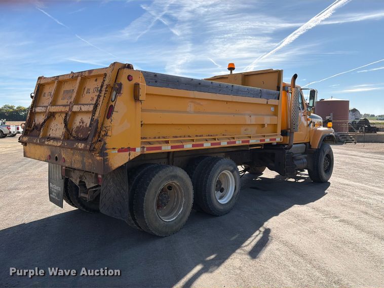 image for item FT6860 1998 International 2554 dump truck