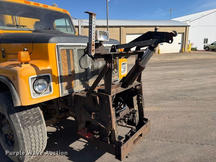 image for item FT6860 1998 International 2554 dump truck