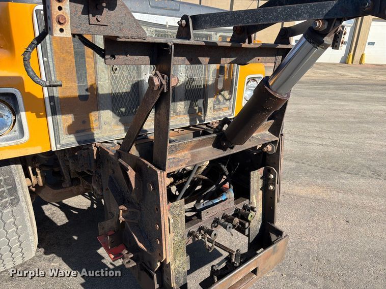 image for item FT6860 1998 International 2554 dump truck