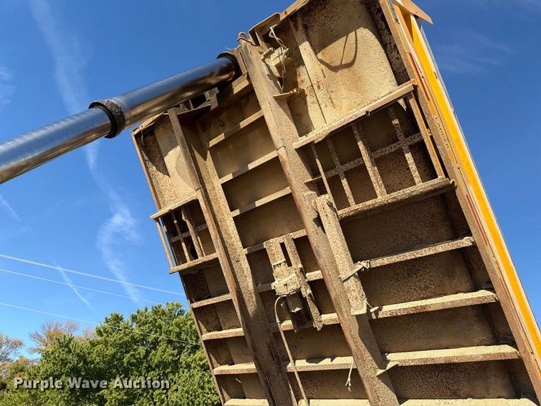 image for item FT6860 1998 International 2554 dump truck
