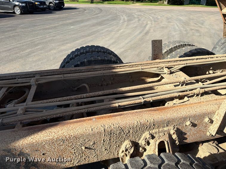 image for item FT6860 1998 International 2554 dump truck