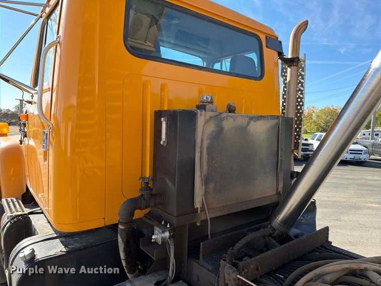 image for item FT6860 1998 International 2554 dump truck