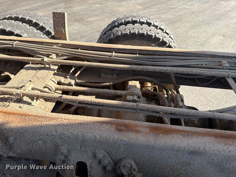 image for item FT6860 1998 International 2554 dump truck