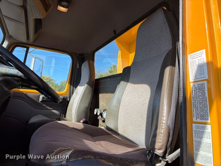 image for item FT6860 1998 International 2554 dump truck