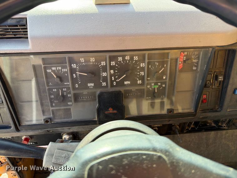image for item FT6860 1998 International 2554 dump truck