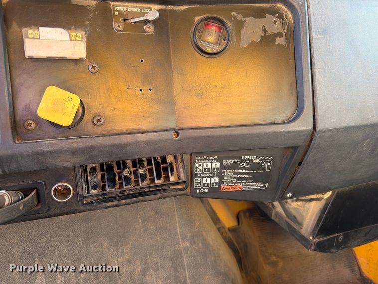 image for item FT6860 1998 International 2554 dump truck