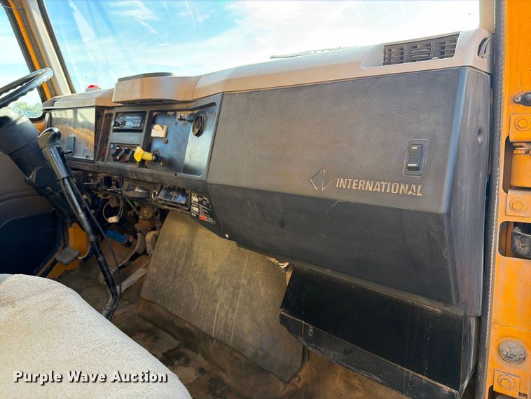image for item FT6860 1998 International 2554 dump truck