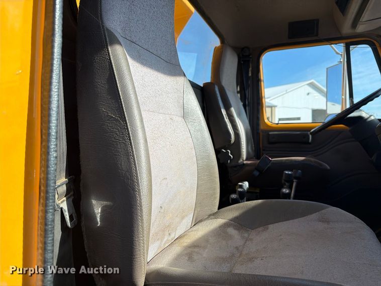 image for item FT6860 1998 International 2554 dump truck