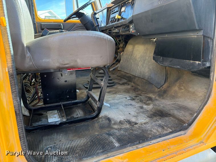 image for item FT6860 1998 International 2554 dump truck