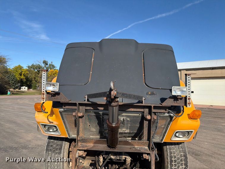 image for item FT6860 1998 International 2554 dump truck