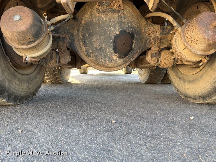 image for item FT6860 1998 International 2554 dump truck