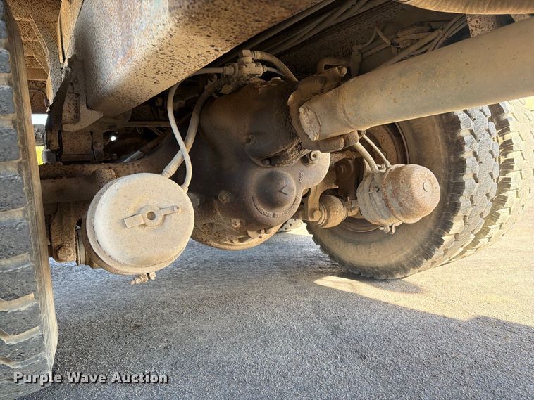 image for item FT6860 1998 International 2554 dump truck