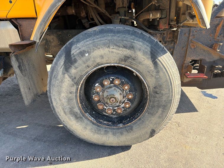image for item FT6860 1998 International 2554 dump truck
