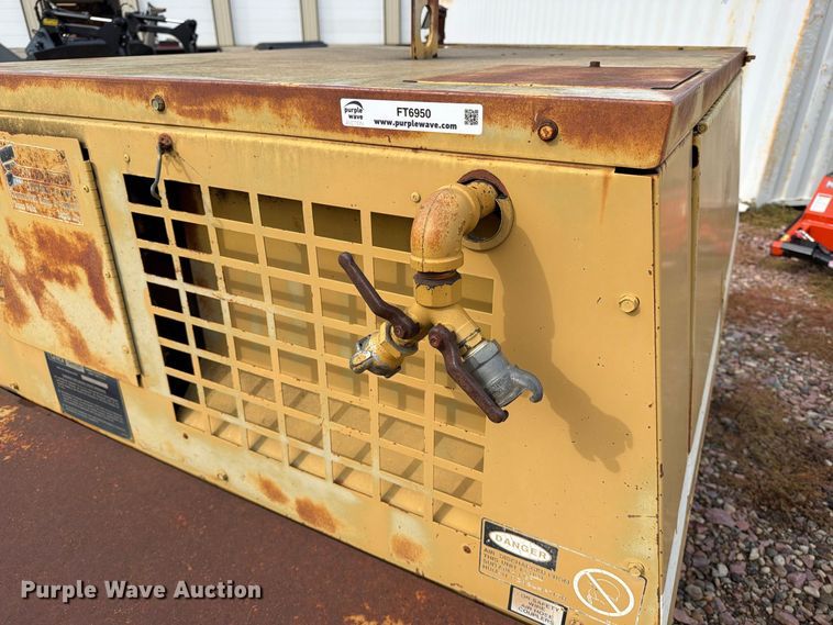 image for item FT6950 1990 LeRoi 125 air compressor