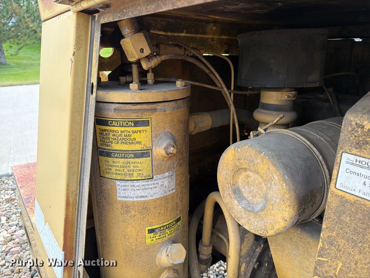 image for item FT6950 1990 LeRoi 125 air compressor