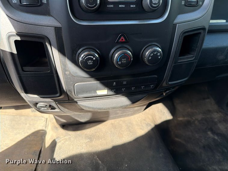 image for item FT6958 2014 RAM 5500 box truck