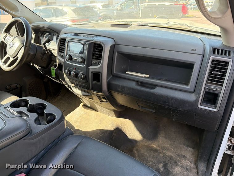 image for item FT6958 2014 RAM 5500 box truck