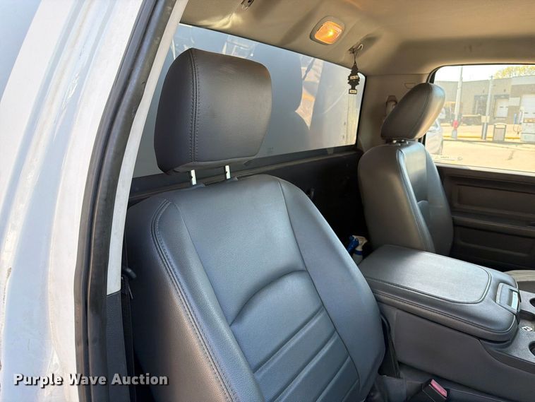 image for item FT6958 2014 RAM 5500 box truck