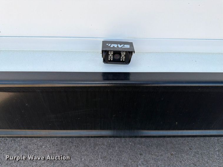 image for item FT6988 2015 Ford E450 shuttle bus