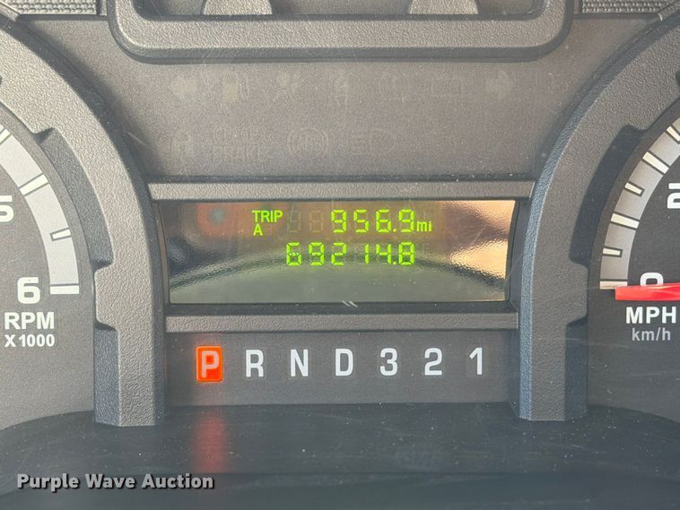 image for item FT6988 2015 Ford E450 shuttle bus