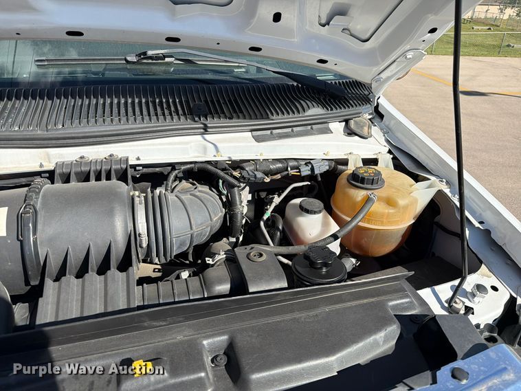image for item FT6988 2015 Ford E450 shuttle bus