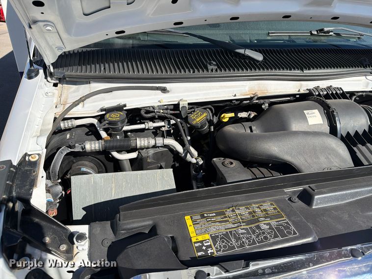 image for item FT6988 2015 Ford E450 shuttle bus