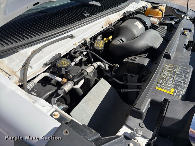 image for item FT6988 2015 Ford E450 shuttle bus
