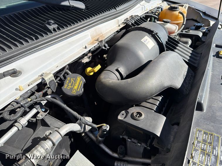 image for item FT6988 2015 Ford E450 shuttle bus